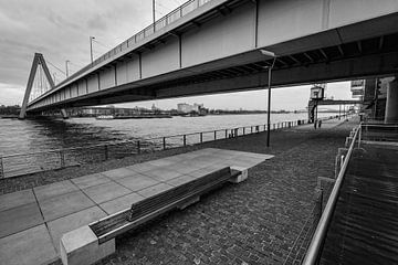 Brücke über den Rhein in Köln von Rob Boon