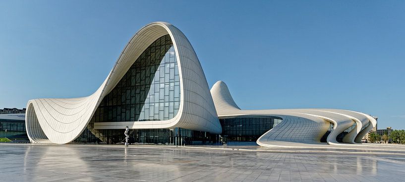 Cultuurcentrum ontworpen door Zaha Hadid, Bakoe, Azerbeidjzan van Imageditor