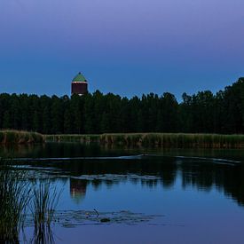 Belle photo du château d'eau d'Axel après le coucher du soleil sur Yvonne Prinsen