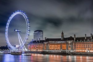 Le London Eye après le coucher du soleil sur Gerry van Roosmalen