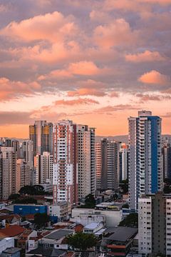 Stadtbild bei Sonnenuntergang São Paulo von Sonny Vermeer