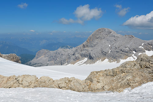 Les montagnes de Dachstein, au cœur d'un paysage glaciaire fascinant