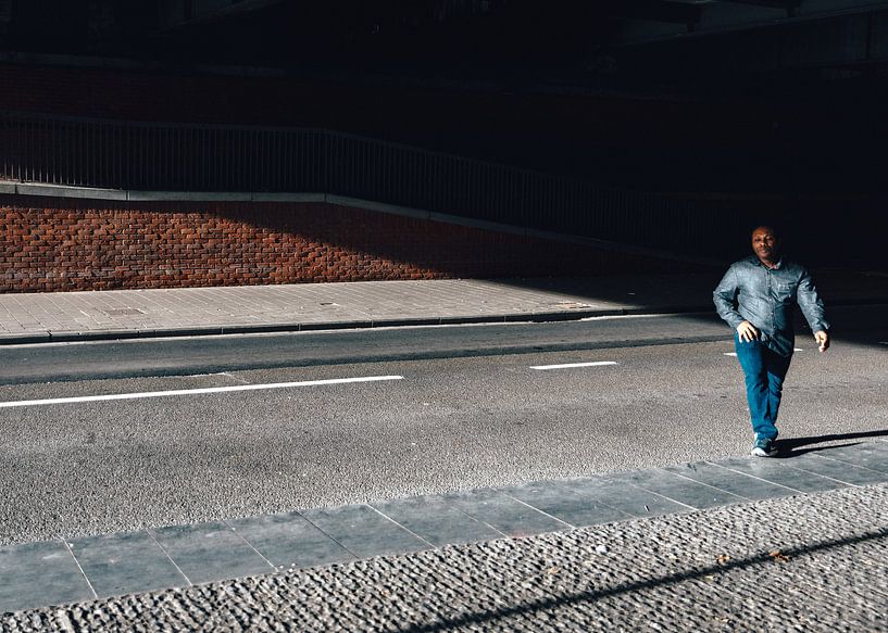 Schaduw en licht in Antwerpen van Matthijs Van Mierlo