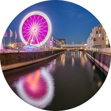 Reuzenrad van Keulen in de late avond van Michael Valjak