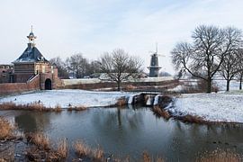 Dalempoort en molen de Hoop by Marcel van der Voet