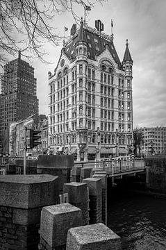 zijaanzicht van het Witte Huis, Rotterdam, Nederland, in zwart en wit van Marc Goldman