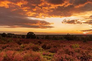 A Stormy Sunset van Rik Zwier