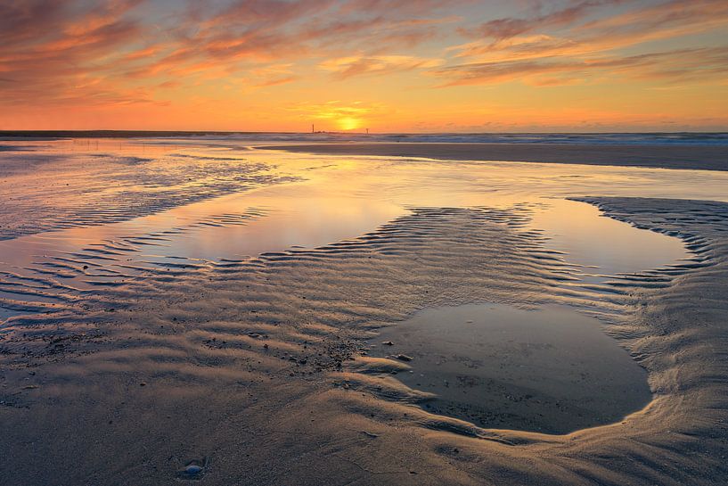 Line play on the beach at Hoek van Holland. by delkimdave Van Haren