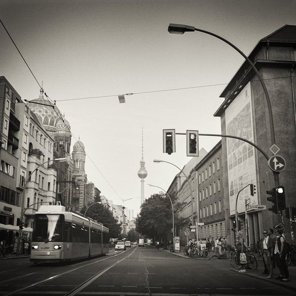 Analogue Black and White Photography: Berlin – Oranienburger Strasse by Alexander Voss