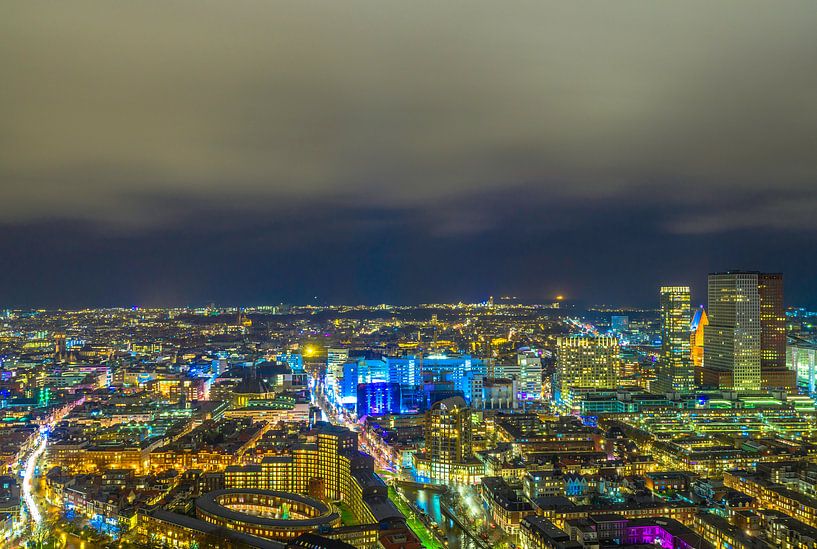 Den Haag Avond Skyline by Freddie de Roeck