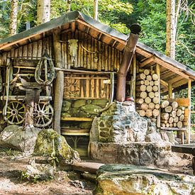 Oude werkplaats in Alpen van Mariette Alders