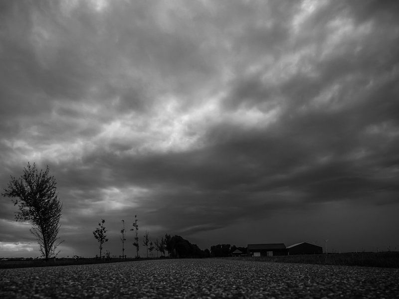 Donkere Wolken van Martijn Tilroe
