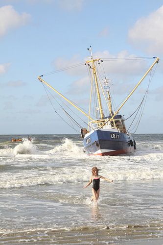 Ameland/Bootje op het strand