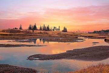 Sunset in the countryside from Iceland van Eye on You