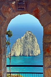 Vue sur le rocher de Mithrizes sur Bettina Schnittert