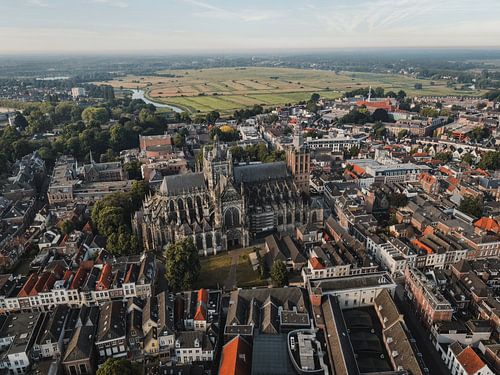 Zicht op Sint-Jan en Bossche Broek in Den Bosch
