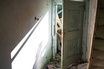 The stable door, the only boundary between work and home.