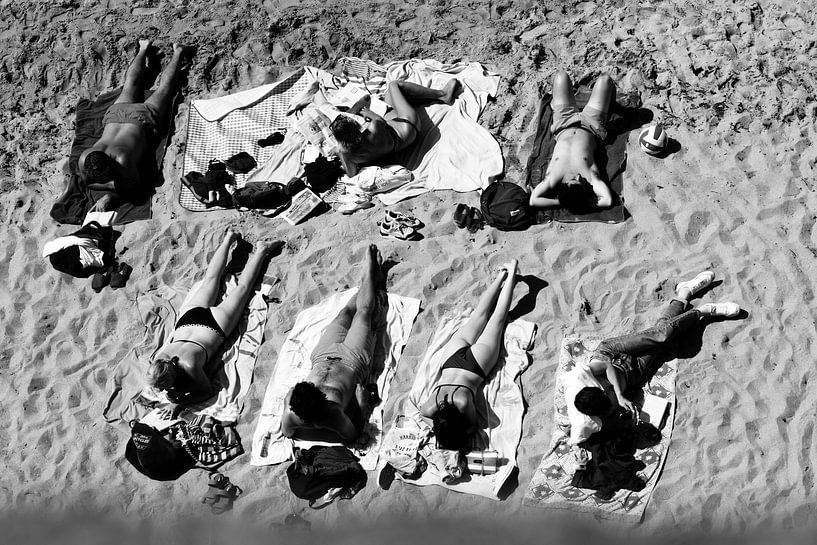 Lying around on the beach of St Malo | Brittany by Flatfield