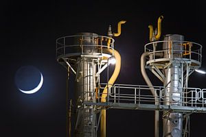 Mond über dem Botlek in Rotterdam