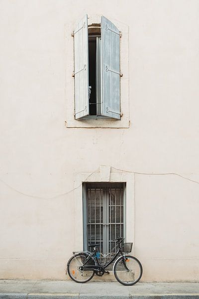 Bike in Pézenas by Maike Simon