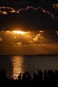 Moddergat, Friesland, Sundown, Magical evening. van Frank Slaghuis