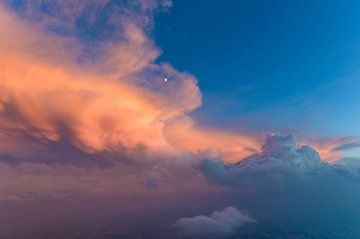Onweersbui bij zonsondergang van Denis Feiner