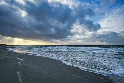 Op het zandstrand van de Oostzeekust