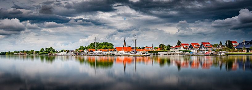 Dutch skies above a Dutch landscape by Remco Piet