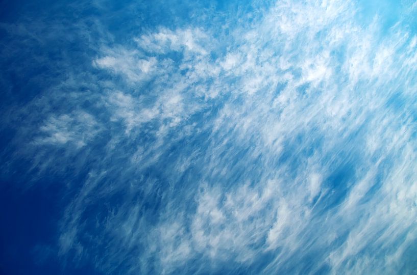 Blauwe lucht van Bo Valentino