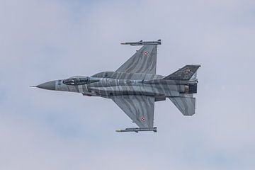 L'équipe de démonstration du F-16 de l'armée de l'air polonaise. sur Jaap van den Berg