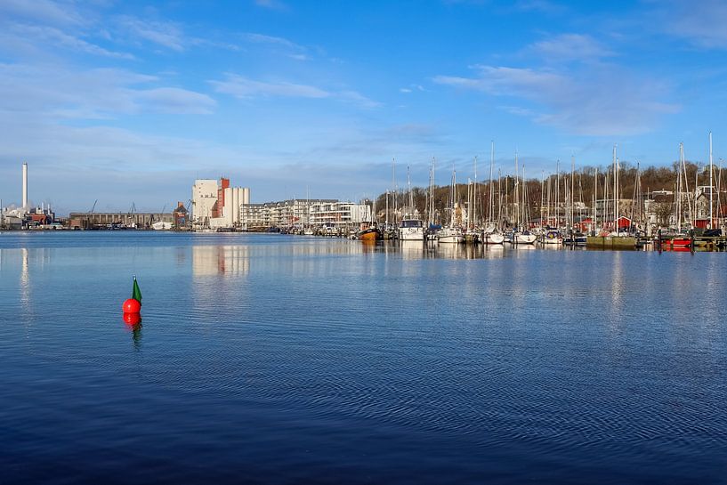 Vue du port historique de Flensburg avec quelques bateaux par MPfoto71