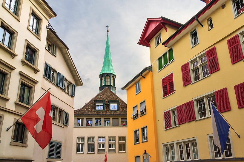Stadsgezicht Zurich met kerktoren par Dennis van de Water
