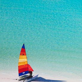 Boat at Whitehaven Beach by Sascha Rottier