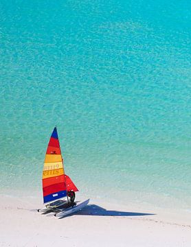 Boat at Whitehaven Beach by Sascha Rottier