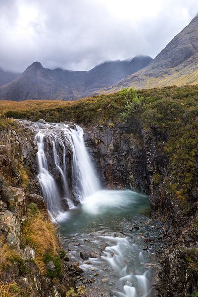 Chute d'eau sur l'île écossaise de Skye par Douwe van Willigen