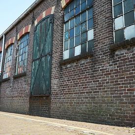 Ramen en deur van een warehous van Jeffry Clemens