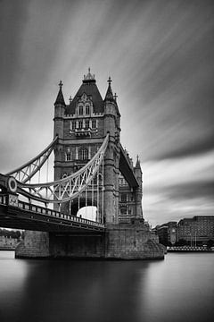 London - TowerBridge - zw-w van Bert Meijer