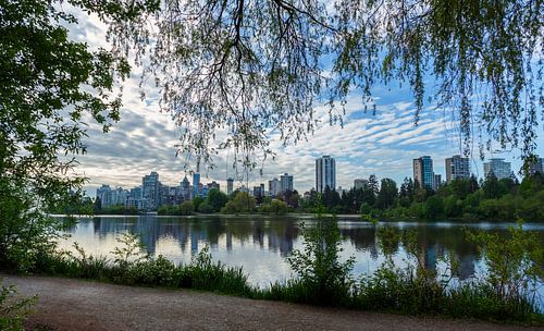 Panorama van Vancouver stad Canada van Menno Schaefer