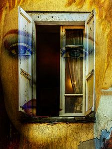 Blauwe ogen achter het oude raam van Gabi Hampe