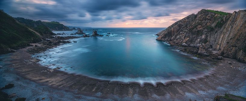 Spanje Playa de Silencio Panorama van Jean Claude Castor