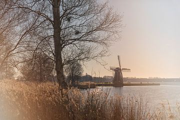 Le moulin Helper sur le Paterwoldse Meer à Groningen