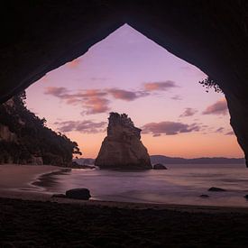 Cathedral Cove, Neuseeland bei Sonnenuntergang von Aydin Adnan