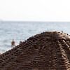 Sonnenschirm am Strand von de-nue-pic