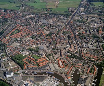 1990: Historische luchtfoto van de stad Meppel van Frans Rombout