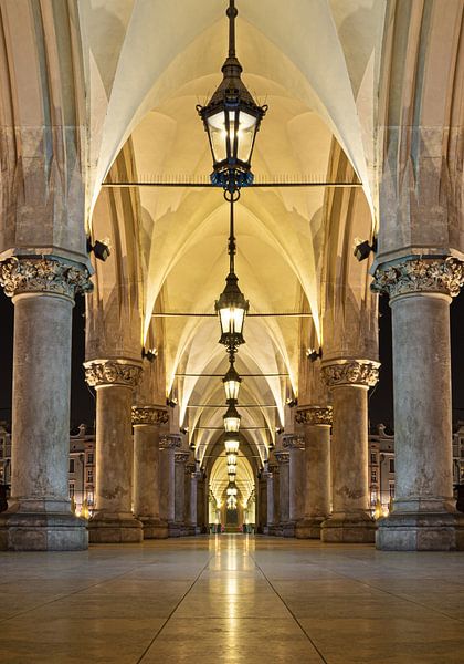 Sukiennice columns by Maikel van Willegen Photography
