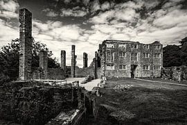 Berry Pomeroy Castle by Rob Boon