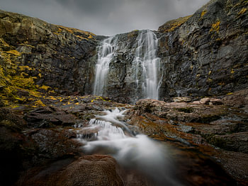 Kleiner Wasserfall Nähe Bøur