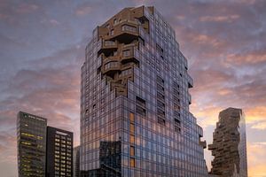 The sun shines on the Valley building at zuidas Amsterdam