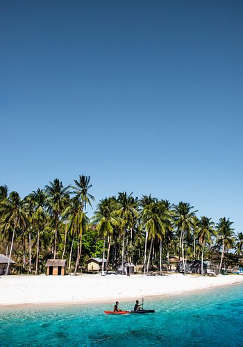Droom eiland; wit strand, blauwe zee en palmbomen | Filipijnen