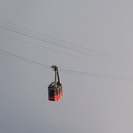 Le téléphérique qui va dans le brouillard sur Zbinden Konnex